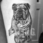 tatouage-cuisse-bulldog