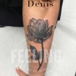 tattoo rose noir gris